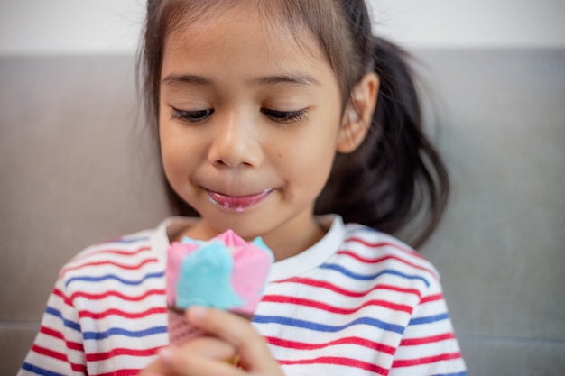 mignon, bambin, girl, manger, glace