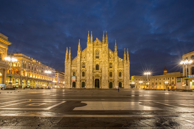MILAN, ITALIE - 29 OCTOBRE 2016:Centre de construction historique Duomo Milan City, italien appelé Milano Duomo en Italie.