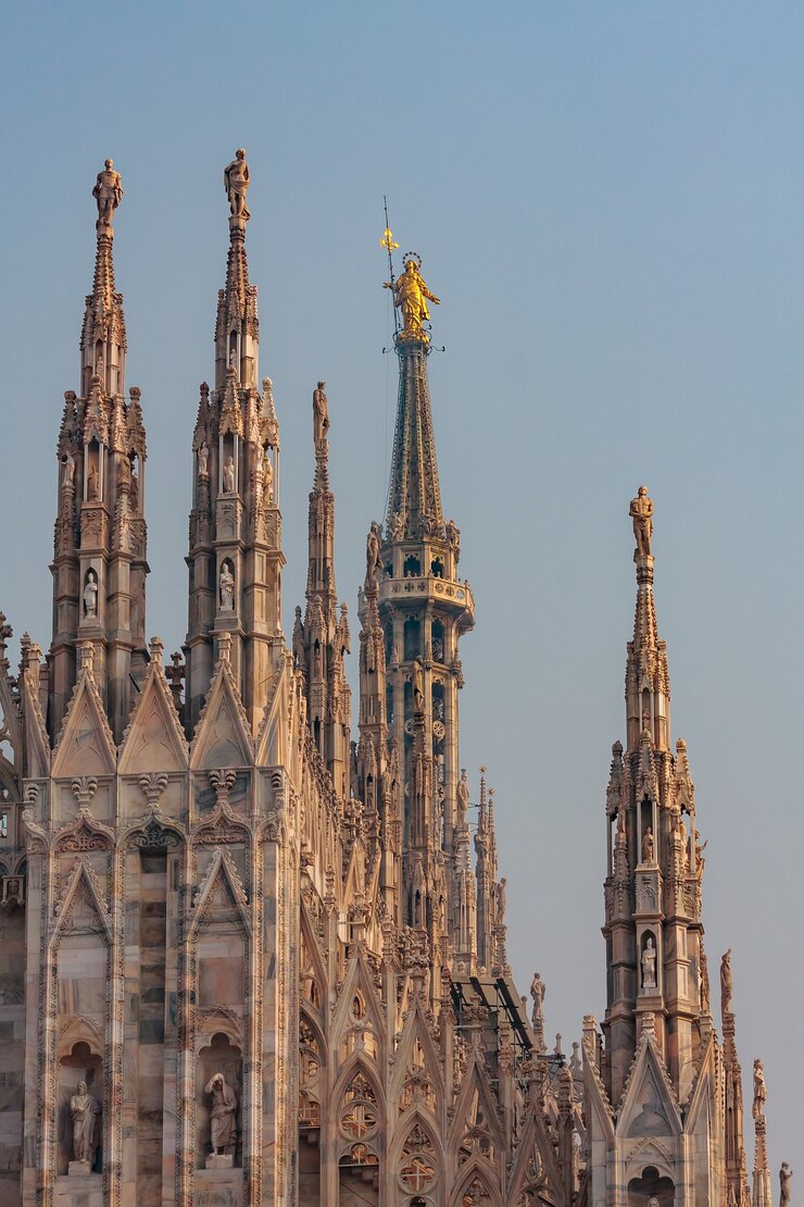 MILAN, ITALIE, EUROPE - 23 FÉVRIER : Détail de l'horizon du Duomo à Milan le 23 février 2008