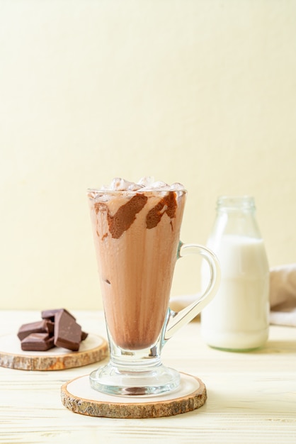 Milkshake au chocolat glacé
