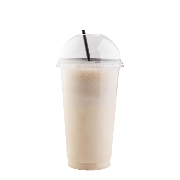 Milkshake à la vanille dans un verre en plastique