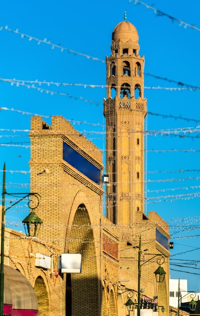 Minaret de la mosquée farkous dans la médina de tozeur tunisie