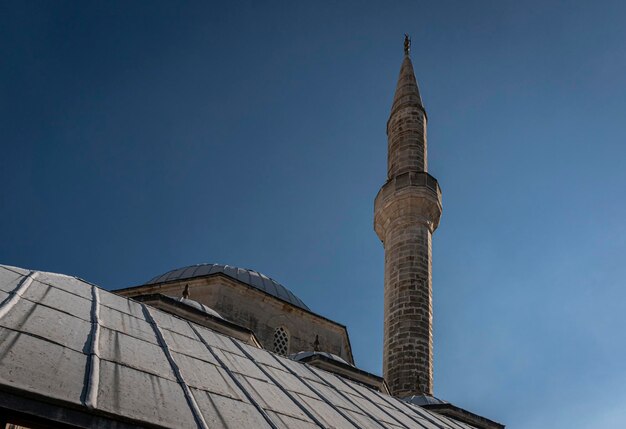 Minaret de la mosquée Koski Mehmed Pasha dans la ville de Mostar Bosnie Herzégovine