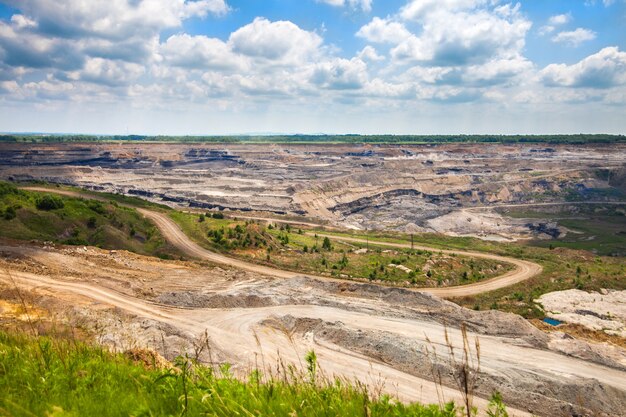 Mine de charbon à ciel ouvert en Russie