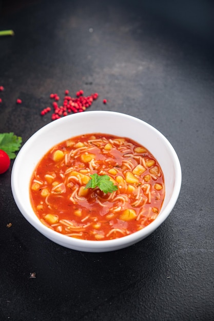 minestrone tmato rouge soupe haricots et légumes repas collation