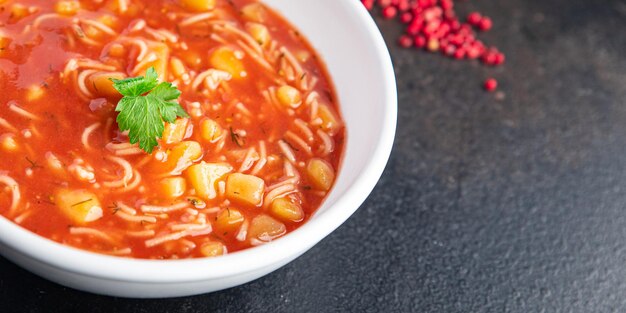 minestrone tmato rouge soupe haricots et légumes repas collation