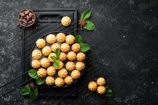 Mini biscuits sablés pour le café Vue de dessus espace de copie gratuit