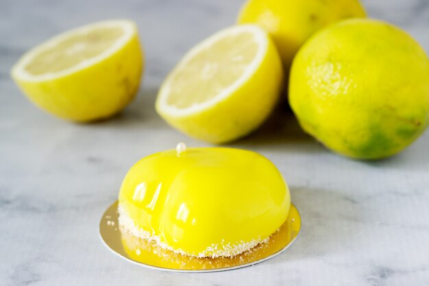 Mini gâteau mousse au citron glacé