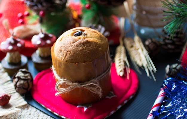 Mini panettone avec décoration de Noël,