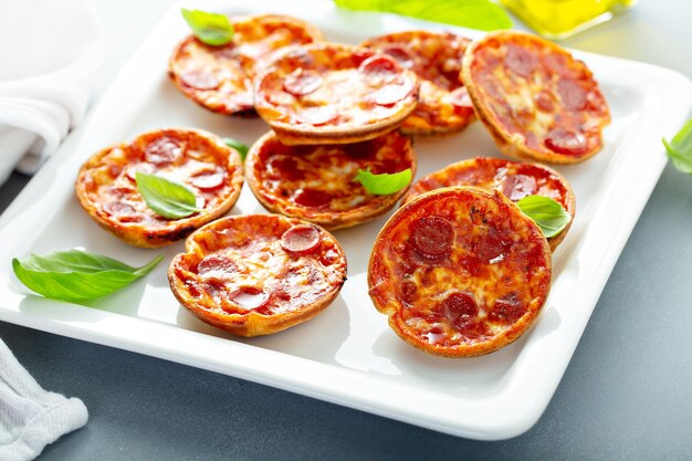 Mini pizzas au pepperoni