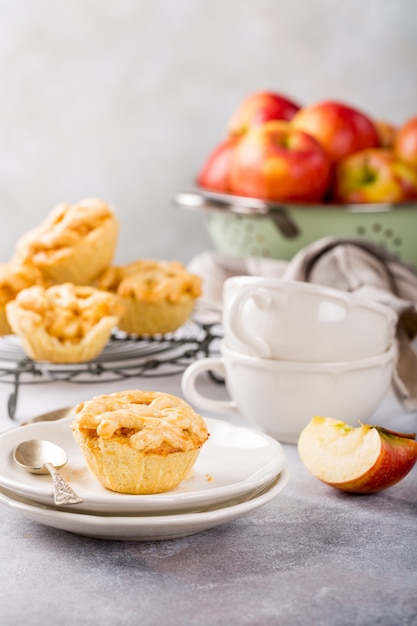 Photo mini tartes aux pommes faites maison