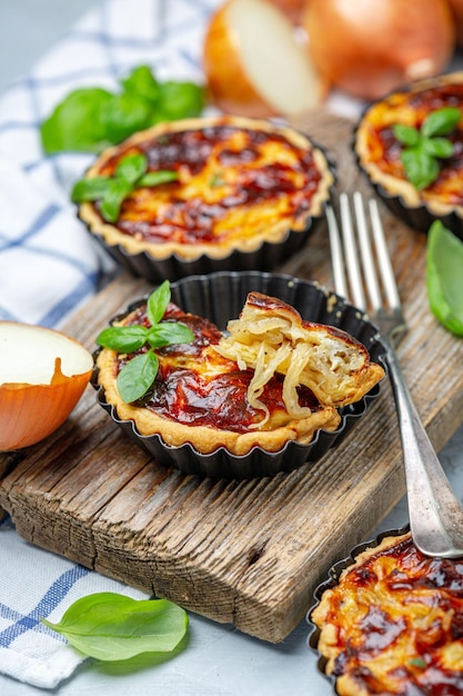 Mini tartes maison aux oignons