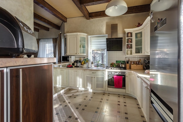 MINSK BÉLARUS janvier 2019 intérieur de cuisine de luxe d'appartements plats ou de ferme