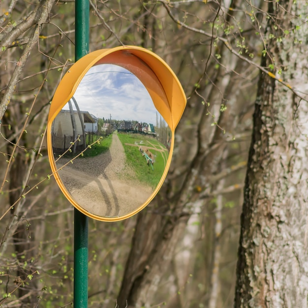 Miroir convexe, miroir de circulation en campagne