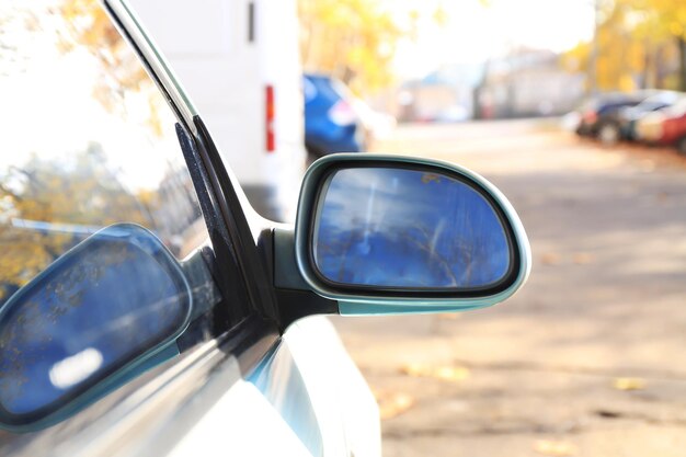 Miroir latéral de voiture moderne