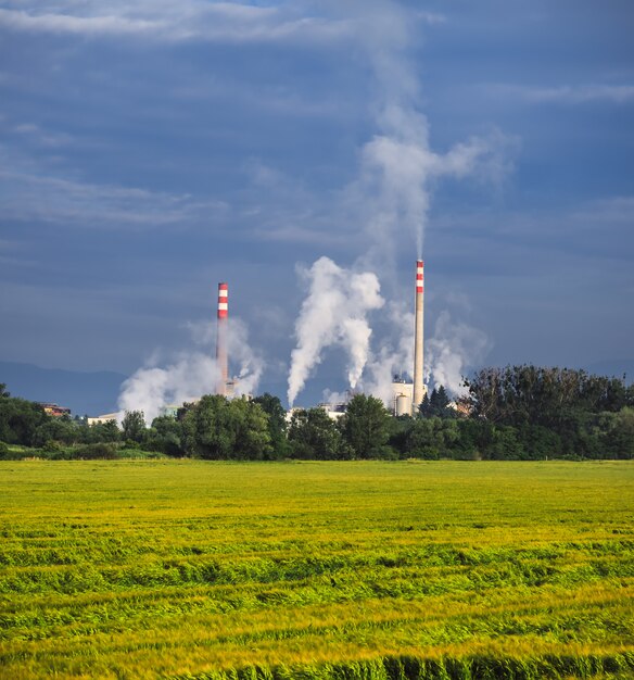 Émissions de tuyaux dans l'atmosphère