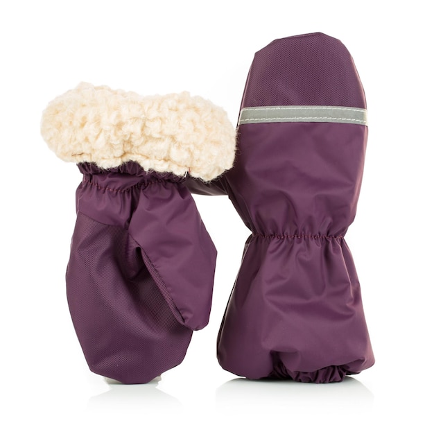 Mitaines automne-hiver pour enfants sur fond blanc