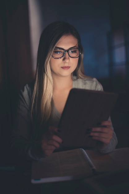 Mode Femme à L'aide D'une Tablette