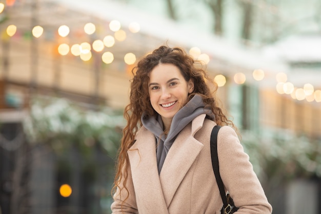 Mode jeune femme en hiver.