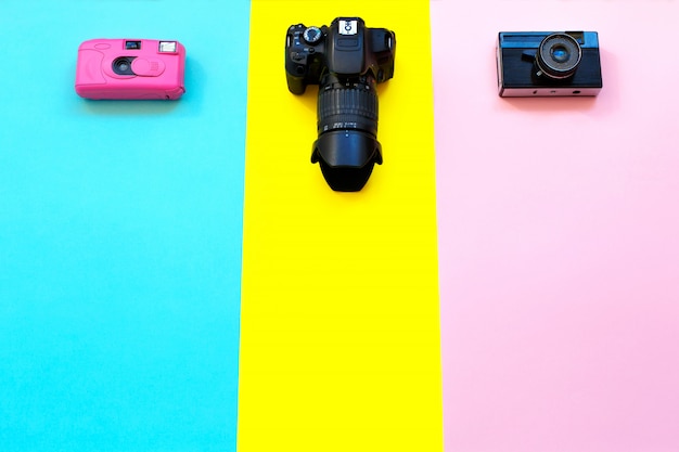 Mode trois caméras sur jaune, bleu et rose.