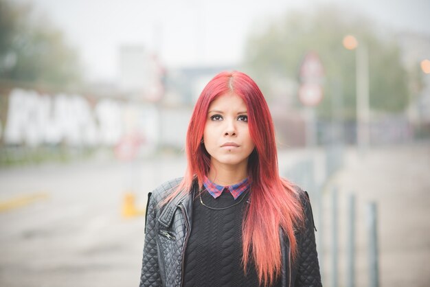 mode de vie femme belle jeune cheveux roux vénézuélien