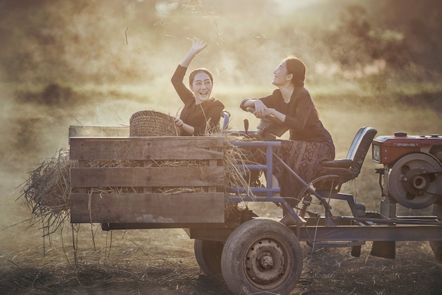 Mode de vie des femmes asiatiques rurales dans la campagne champ Thaïlande.