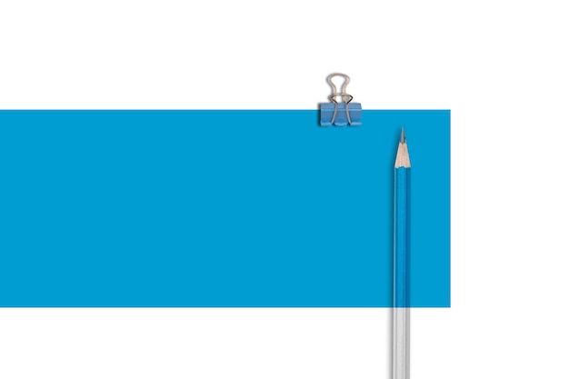 Modèle avec copie espace par vue de dessus gros plan macro photo de crayon bleu en bois mis sur papier bleu