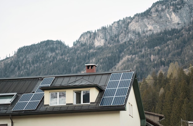 Modèle d'image de bannière pour l'entreprise de toiture solaire Panneaux solaires et toits solaires Concept d'avenir durable