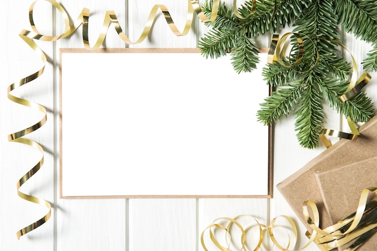 Photo modèle de maquette de carte de noël avec décoration et coffret cadeau