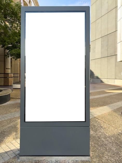 Modèle de modèle de panneau d'affichage vide pour la publicité Centre de la ville