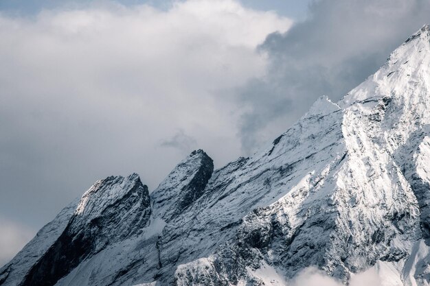 Modèle de montagne dans l'Himalaya le long du circuit du Manaslu Trek, Népal