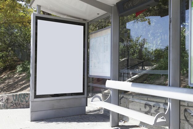 modèle de panneau d'affichage boîte lumineuse abri de bus haute qualité et résolution beau concept de photo
