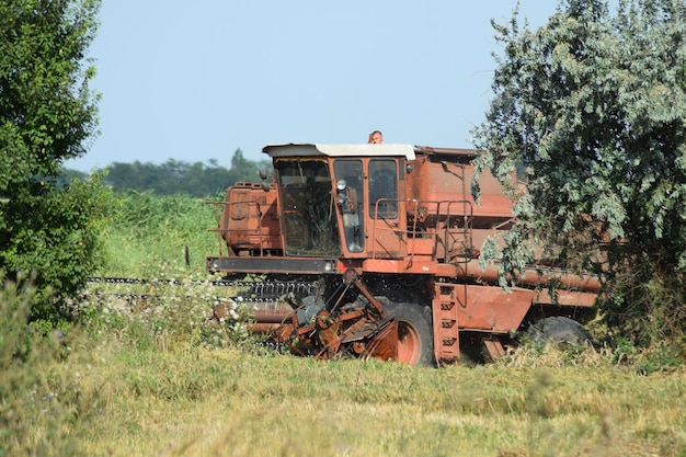 Photo les moissonneuses, les machines agricoles