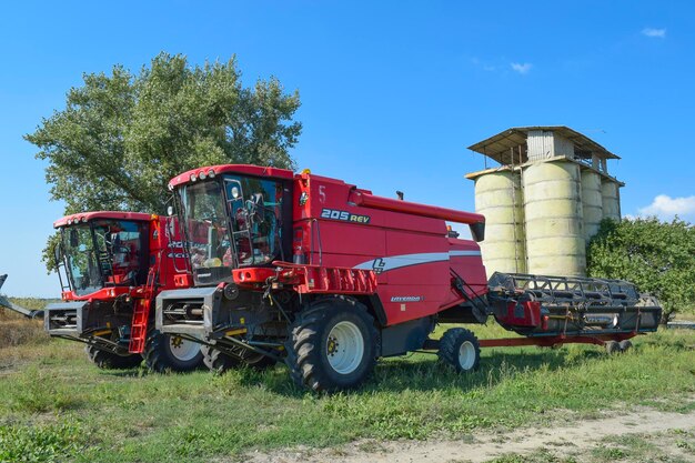 Photo les moissonneuses, les machines agricoles