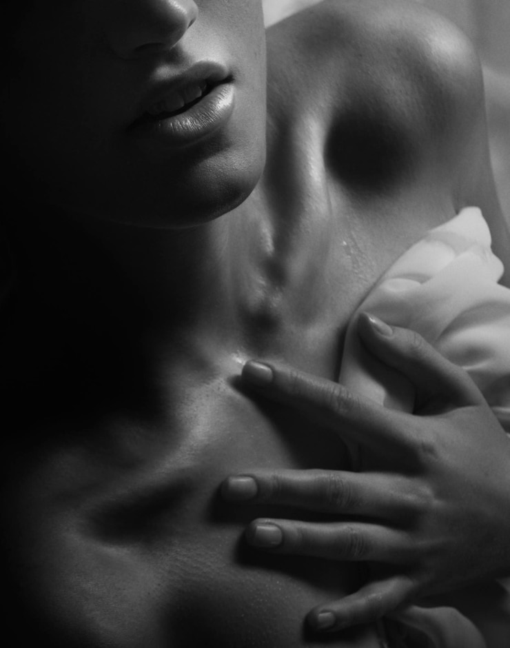Photo la moitié d'une femme topless
