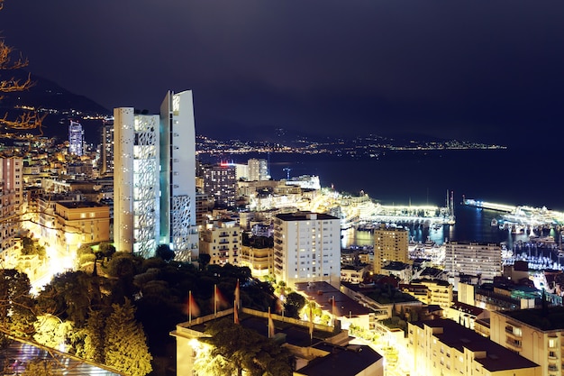 Monaco ville la nuit