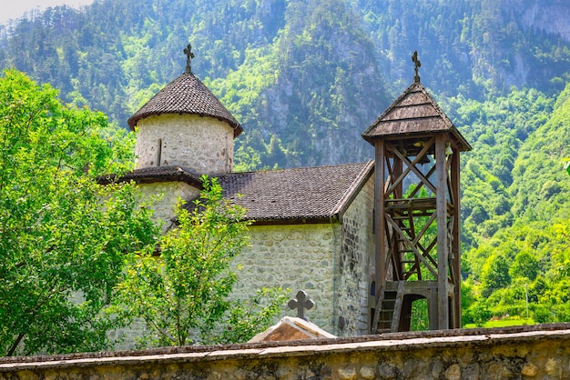 Monastère de Dobrilovina dans les montagnes