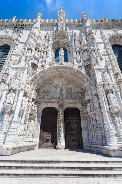 Le Monastère des Hiéronymites ou Monastère des Hiéronymites est situé à Lisbonne, Portugal