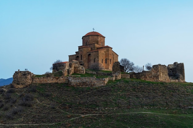 Le monastère de Jvari est le monastère orthodoxe géorgien situé près de Mtskheta en Géorgie