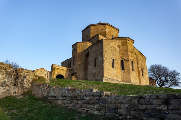 Le monastère de Jvari est le monastère orthodoxe géorgien situé près de Mtskheta en Géorgie