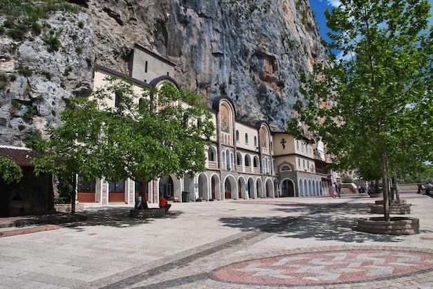 Monastère orthodoxe antique d'Ostrog au Monténégro