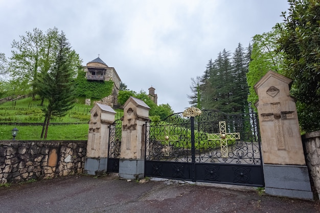 Monastère orthodoxe de Martvili construit au VIIe siècle. Géorgie, mêmegrolo. Voyage