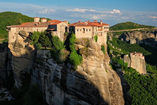 Les monastères de Météores en Grèce