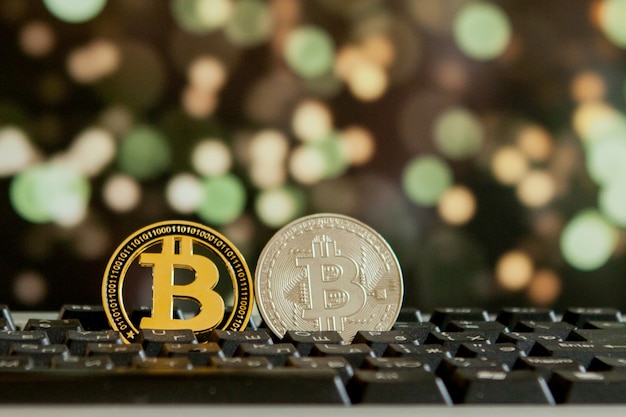 Monnaie Bitcoin sur ordinateur à clavier