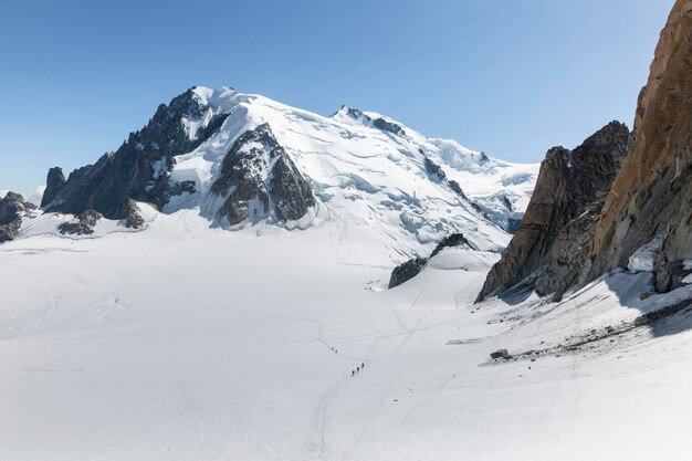 Mont Blanc trois monts route par les 3 monts sur Montblanc du Tacul Mont Maudit et les principales Alpes mont MontBlanc Vue depuis le refuge Cosmique Chamonix France