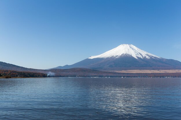 Mont Fuji au lac Yamanaka