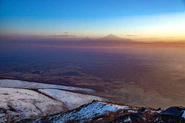 Montagne Ararat au coucher du soleil en Arménie