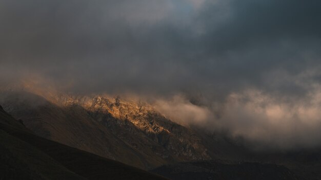 Montagne brumeuse