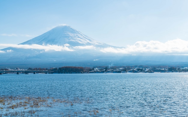 Montagne Fuji San au lac Kawaguchiko.