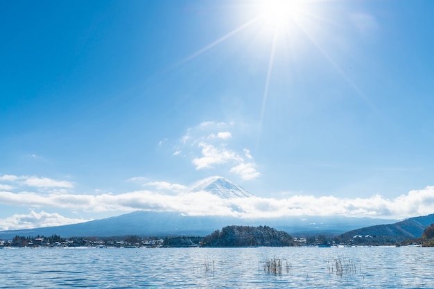 Montagne Fuji San au lac Kawaguchiko.